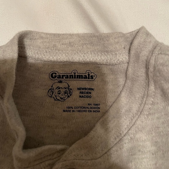 🐶🐶Carters bundle of five size newborn onesies and footies.🐶🐶 - Picture 7 of 11